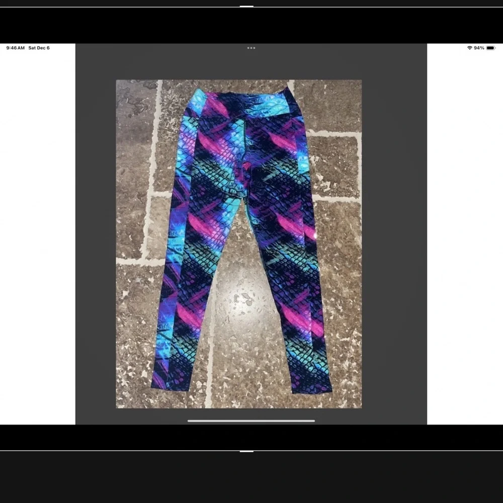 Dona Jo women’s size large multicolored  athletic leggings - Picture 3 of 3